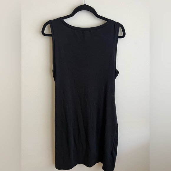 Leith Ruched Dress - Picture 2 of 4